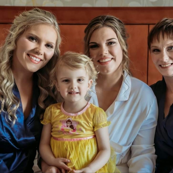 Meet your Posher, Ronda - Picture 4 of 14